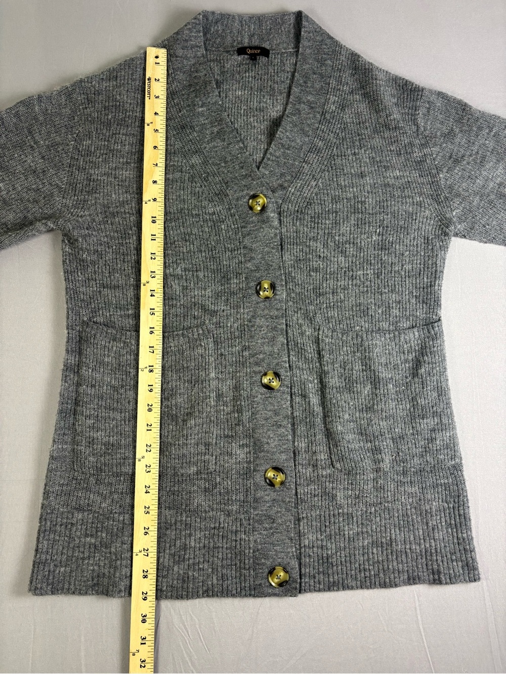 Quince Alpaca and Wool Gray Ribbed V-Neck Button Cardigan with Buttons Large - Picture 5 of 12